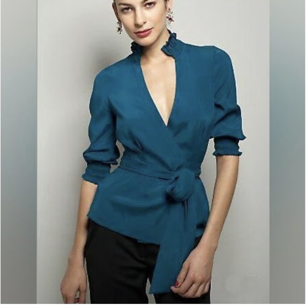 Diane Von Furstenberg Women’s Silk Graciela Wrap Blouse in Teal Size 6 - EUC
